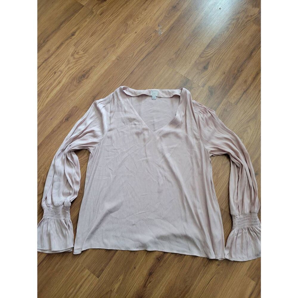 A‎ New Day Women's Light Pink Long Sleeve V-neck Blouse Size Large